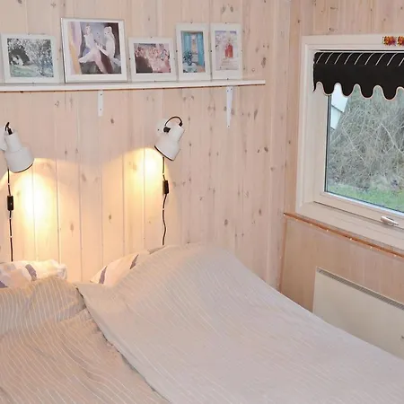 Three-bedroom Holiday Skibby With A Fireplace 04 *